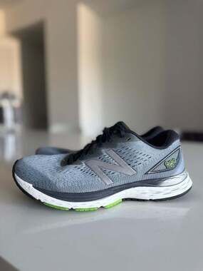 New Balance 880v9 Men's Size 10 Running Shoes Grey Green M880GB9